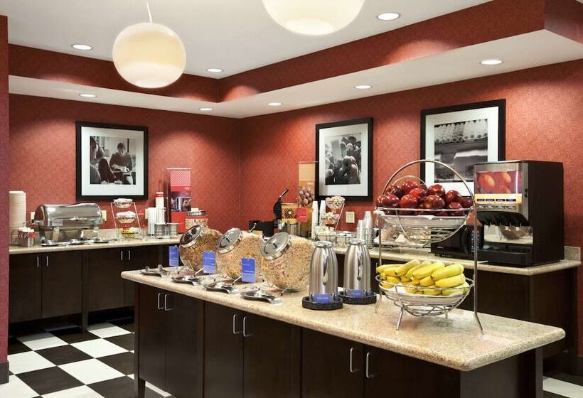 Отель Hampton Inn & Suites Conroe I45 North