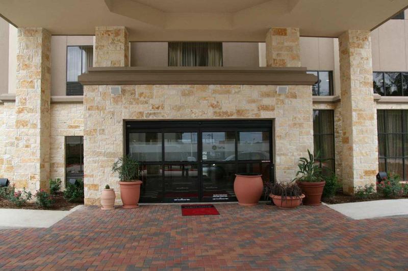 Отель Hampton Inn & Suites Conroe I45 North
