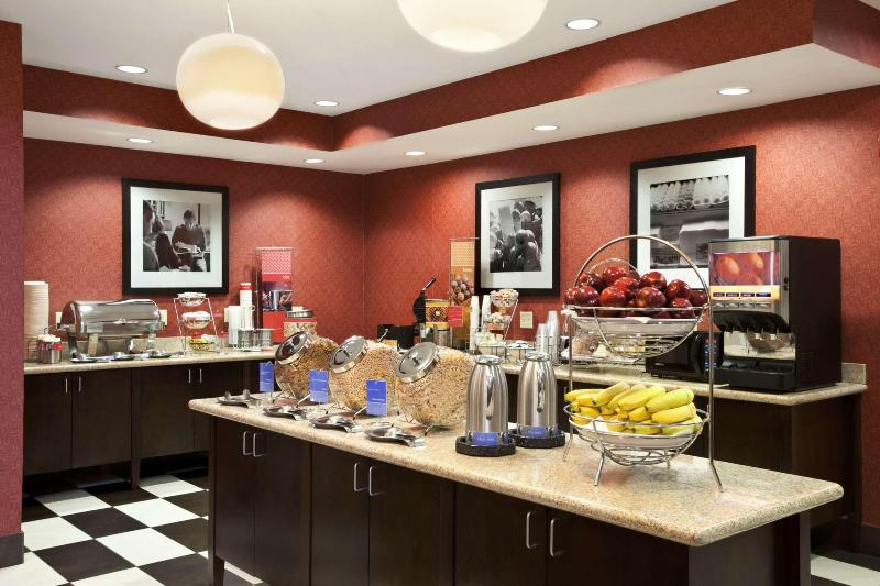 Отель Hampton Inn & Suites Conroe I45 North