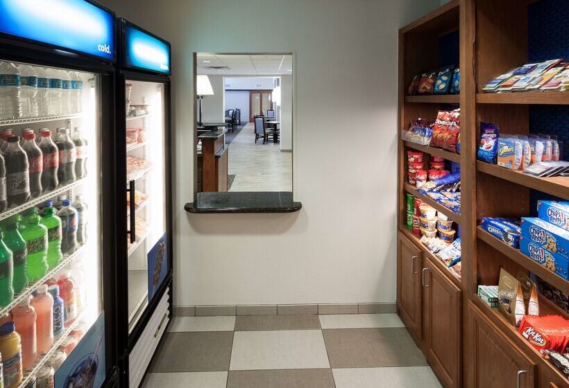 هتل Hampton Inn & Suites Davenport