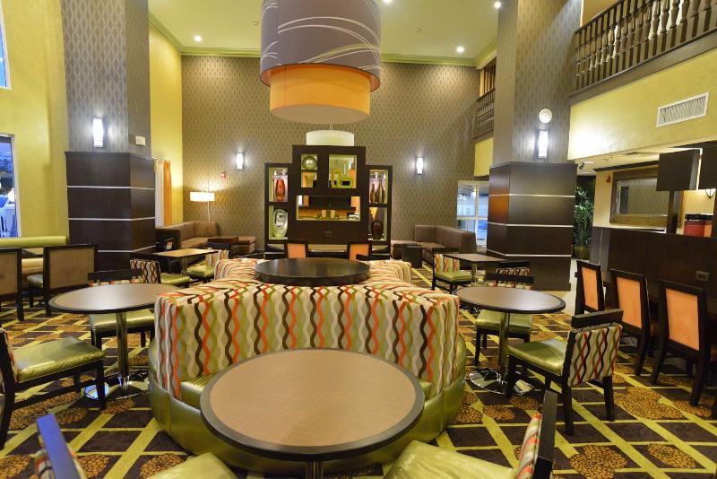 בית מלון כפרי Hampton Inn & Suites Lake City