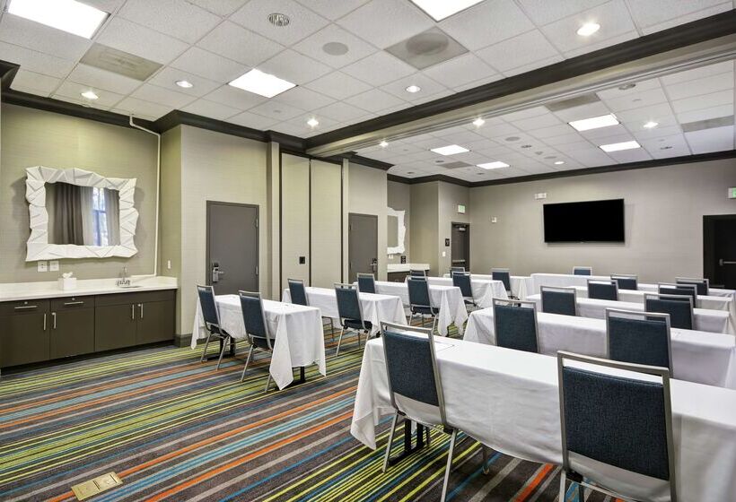 Отель Hampton Inn & Suites Los Angeles Burbank Airport