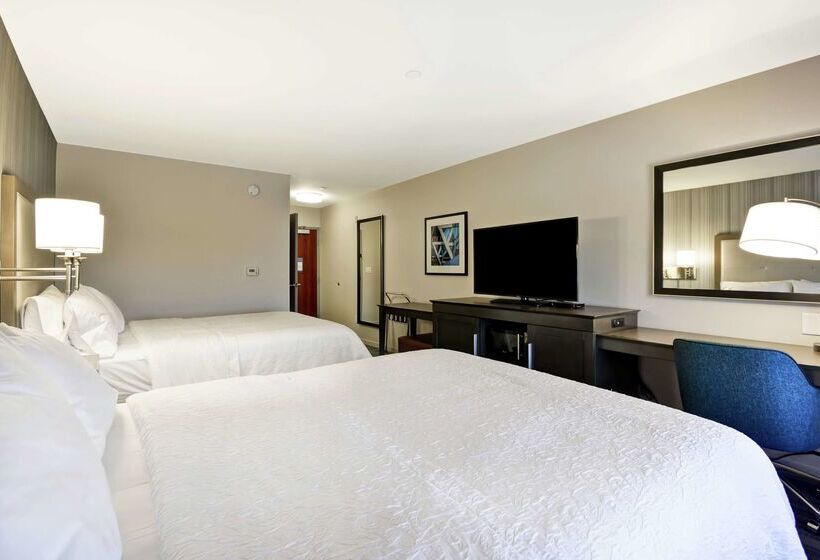 هتل Hampton Inn & Suites Los Angeles Burbank Airport