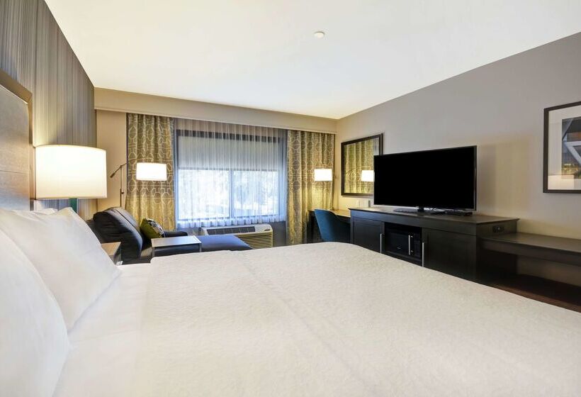 هتل Hampton Inn & Suites Los Angeles Burbank Airport