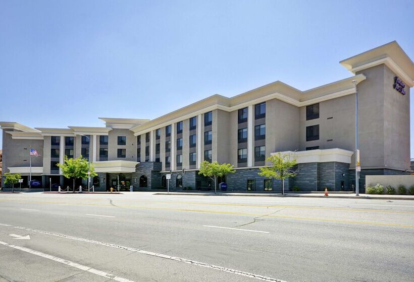 هتل Hampton Inn & Suites Los Angeles Burbank Airport