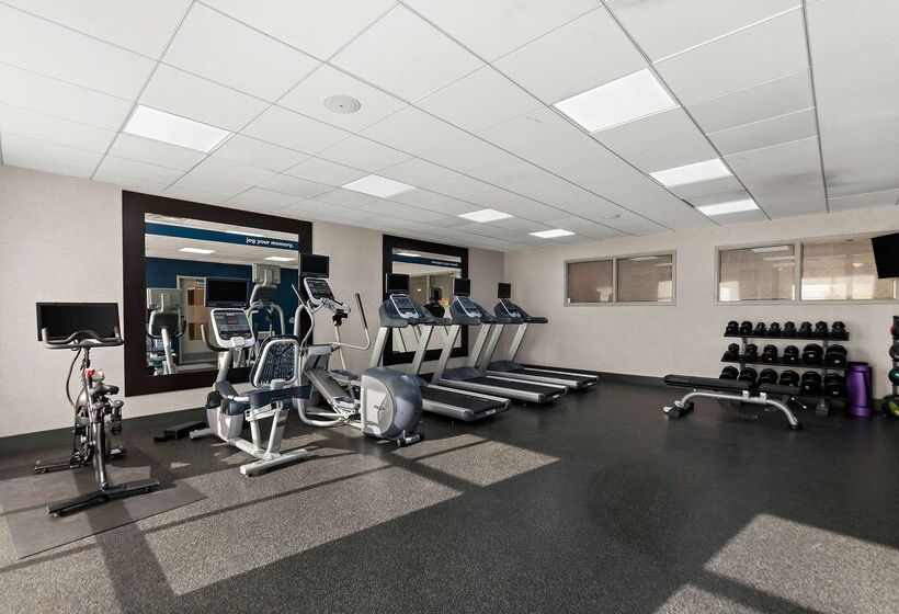 Отель Hampton Inn & Suites Fort Belvoir Alexandria South