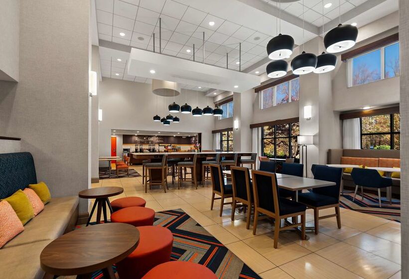 هتل Hampton Inn & Suites Fort Belvoir Alexandria South