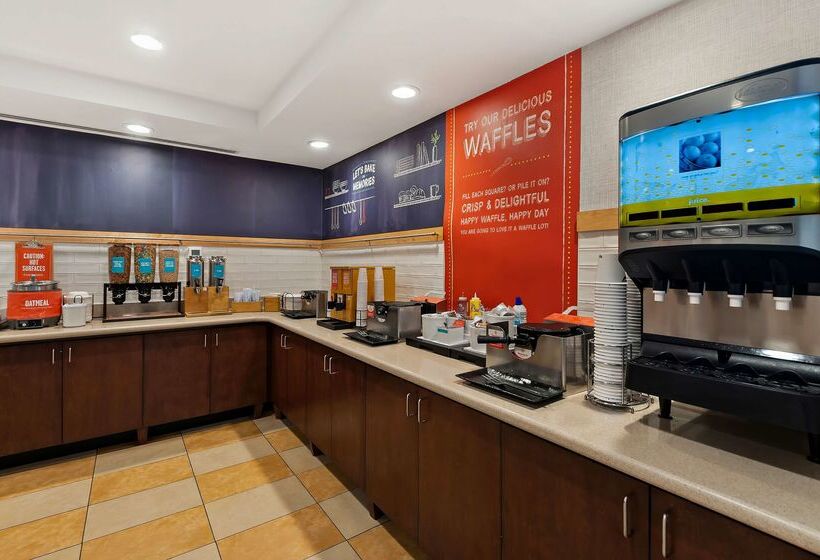 Отель Hampton Inn & Suites Fort Belvoir Alexandria South