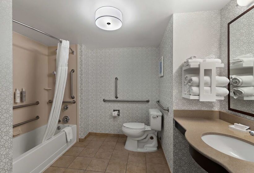 Отель Hampton Inn & Suites Fort Belvoir Alexandria South