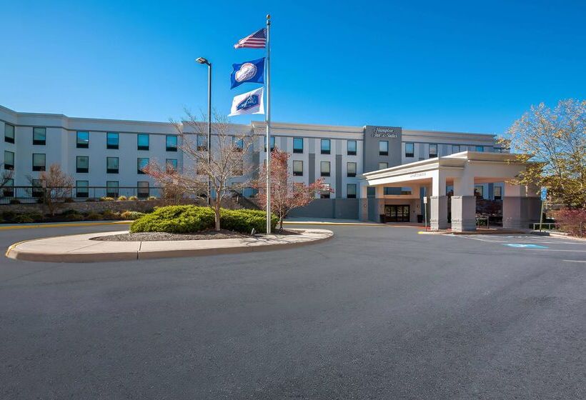 Отель Hampton Inn & Suites Fort Belvoir Alexandria South