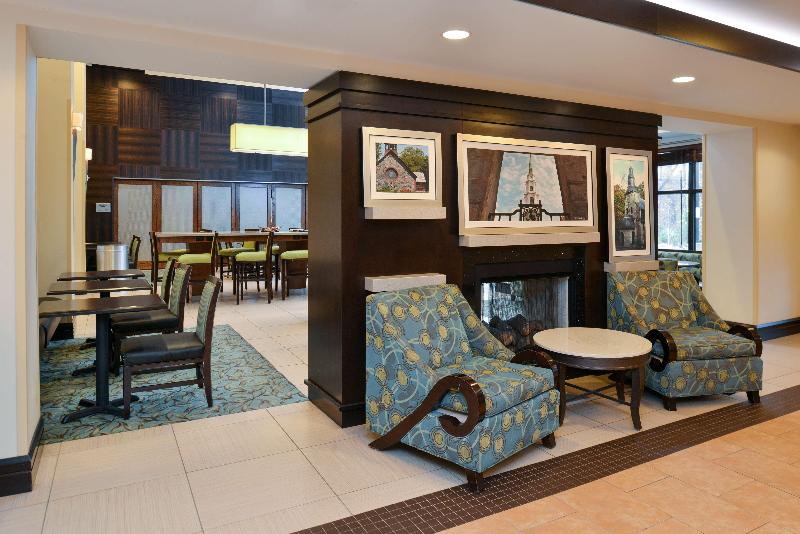 هتل Hampton Inn & Suites Fort Belvoir Alexandria South