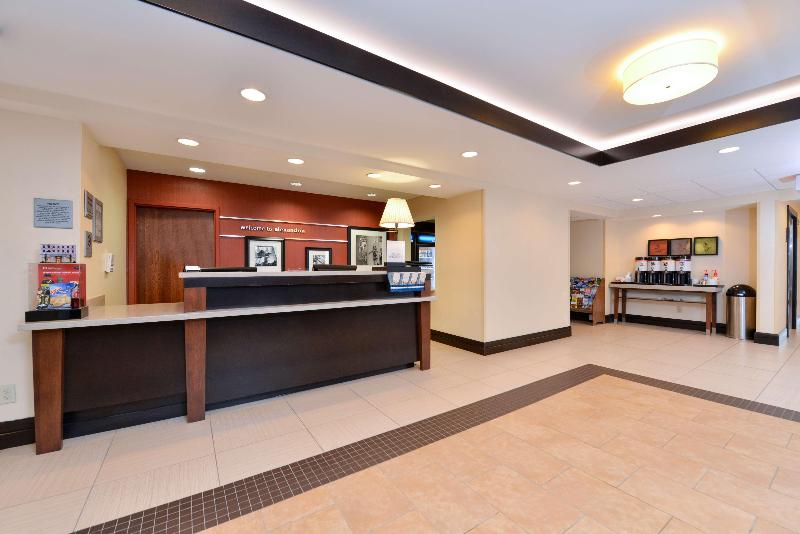 Отель Hampton Inn & Suites Fort Belvoir Alexandria South