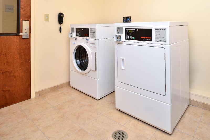 Отель Hampton Inn & Suites Fort Belvoir Alexandria South