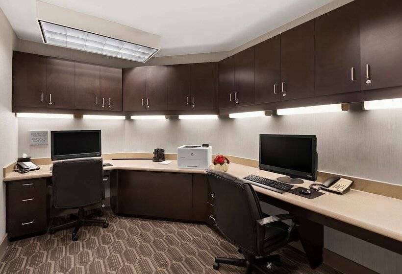 Отель Hampton Inn & Suites Fort Belvoir Alexandria South