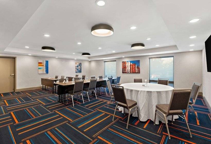 Отель Hampton Inn & Suites Fort Belvoir Alexandria South