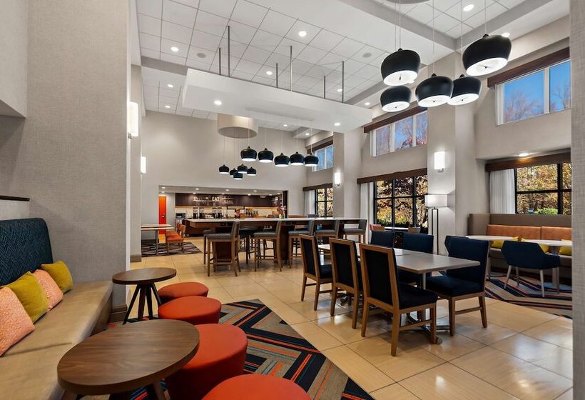 Отель Hampton Inn & Suites Fort Belvoir Alexandria South