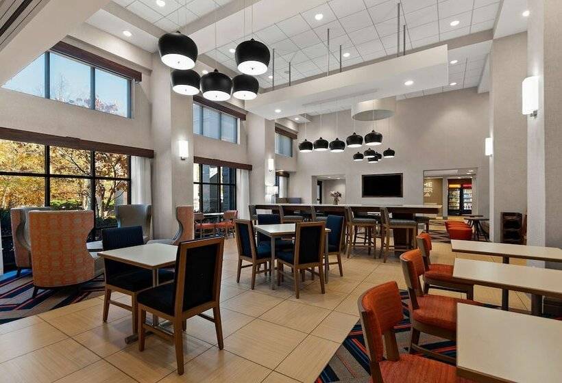 Отель Hampton Inn & Suites Fort Belvoir Alexandria South