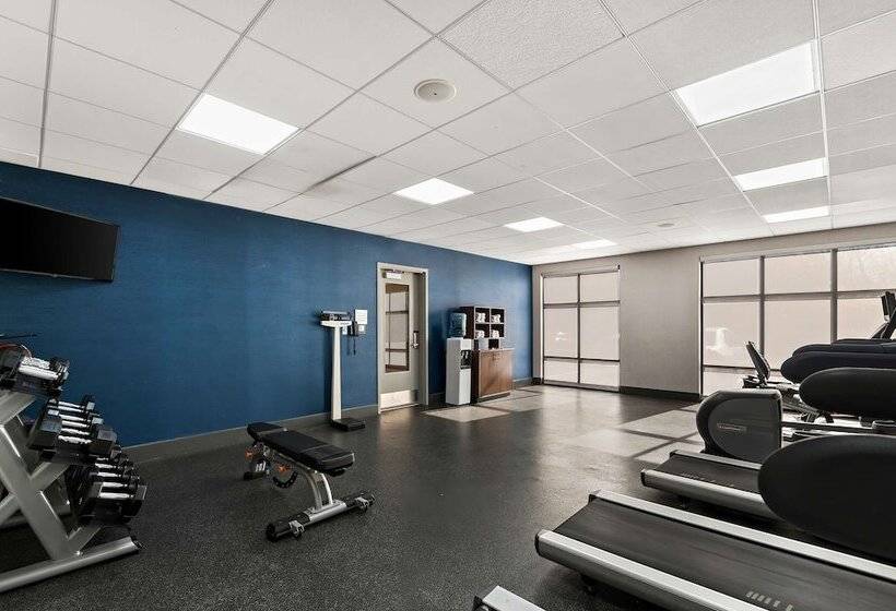 Отель Hampton Inn & Suites Fort Belvoir Alexandria South