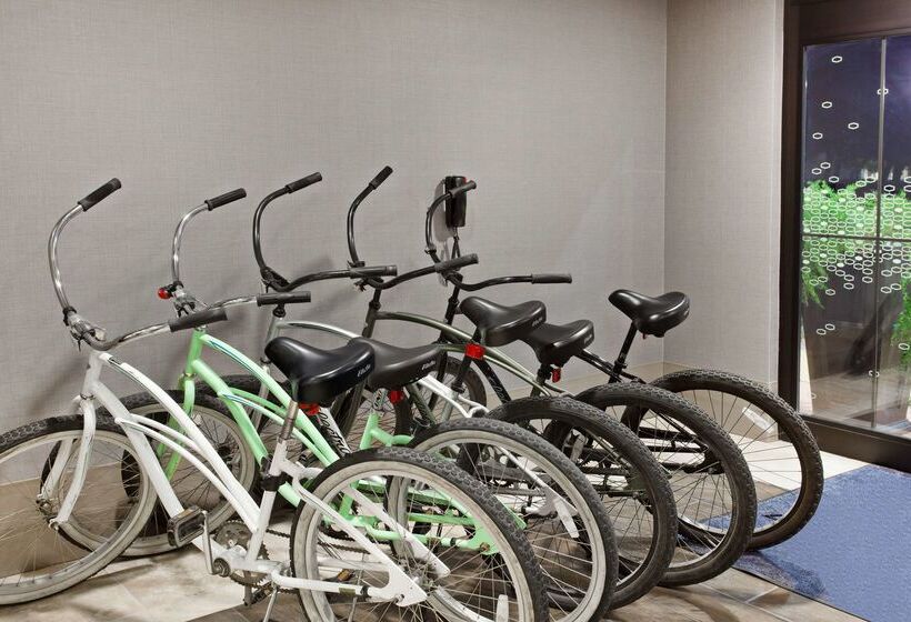 בית מלון כפרי Hampton Inn & Suites Oakland Airport  Alameda