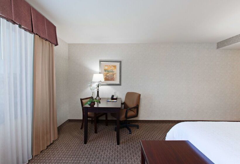 בית מלון כפרי Hampton Inn & Suites Oakland Airport  Alameda