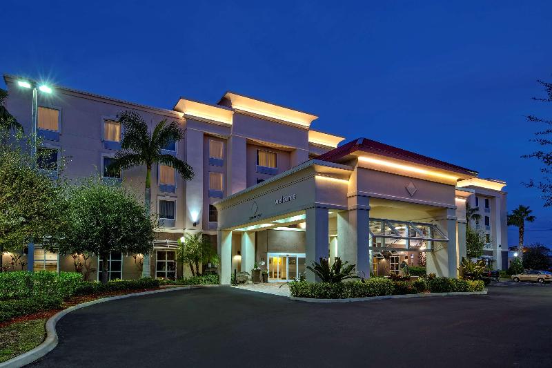 فندق Hampton Inn & Suites Stuartnorth