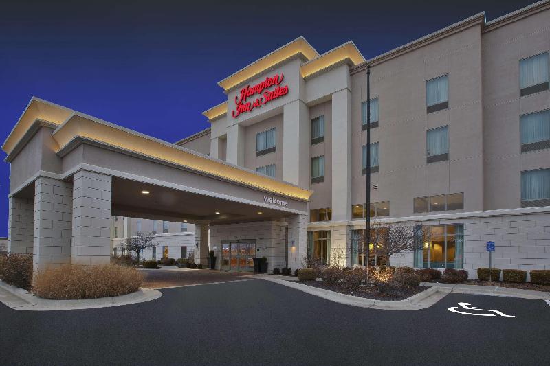 Отель Hampton Inn & Suites Wichita Northeast