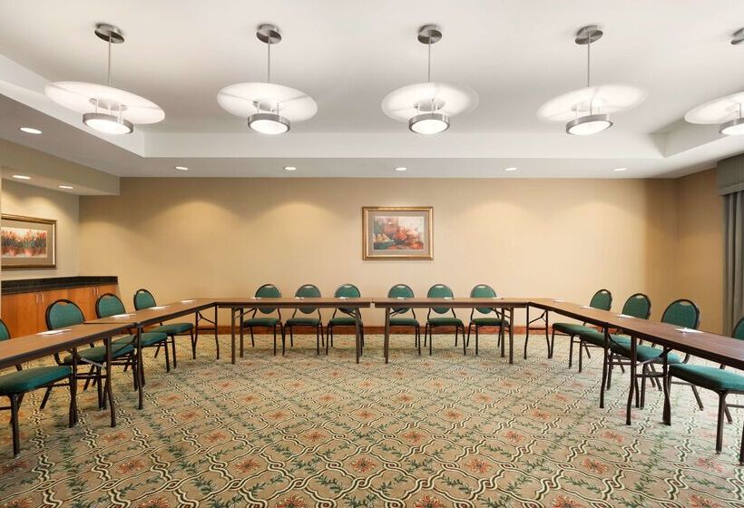 هتل Hampton Inn & Suites Williamsburg Central
