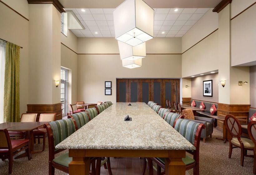 هتل Hampton Inn & Suites Williamsburg Central