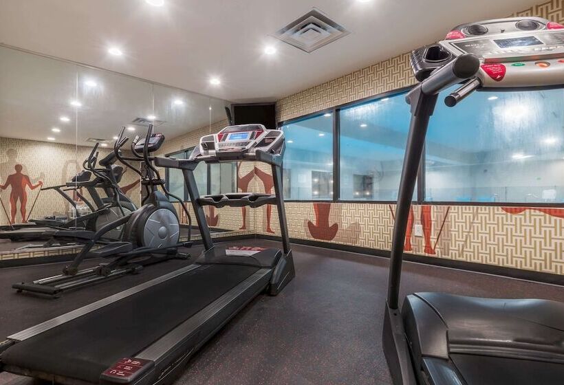 בית מלון כפרי Hawthorn Extended Stay By Wyndham Columbus West
