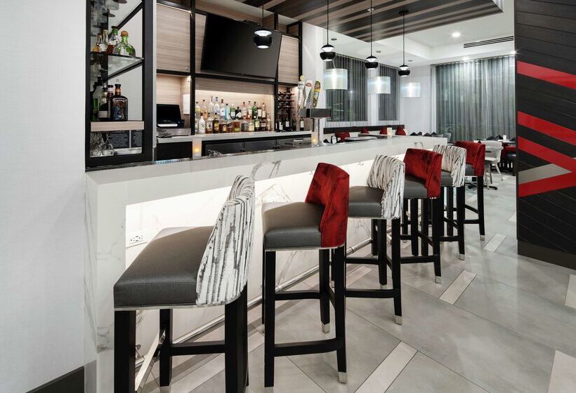 בית מלון כפרי Hilton Garden Inn Irvine Spectrum Lake Forest