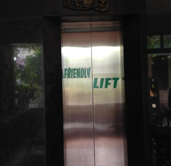 هتل Holiday Diamond