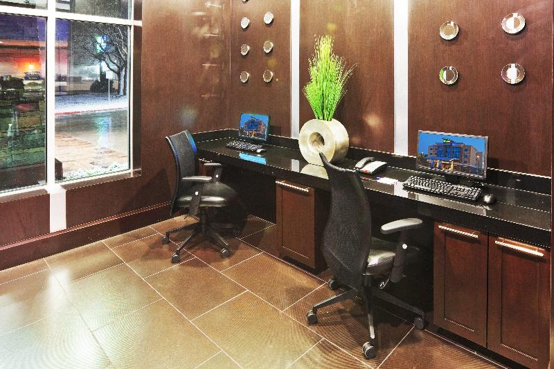 فندق Holiday Inn Express & Suites North Dallas At Preston, An Ihg