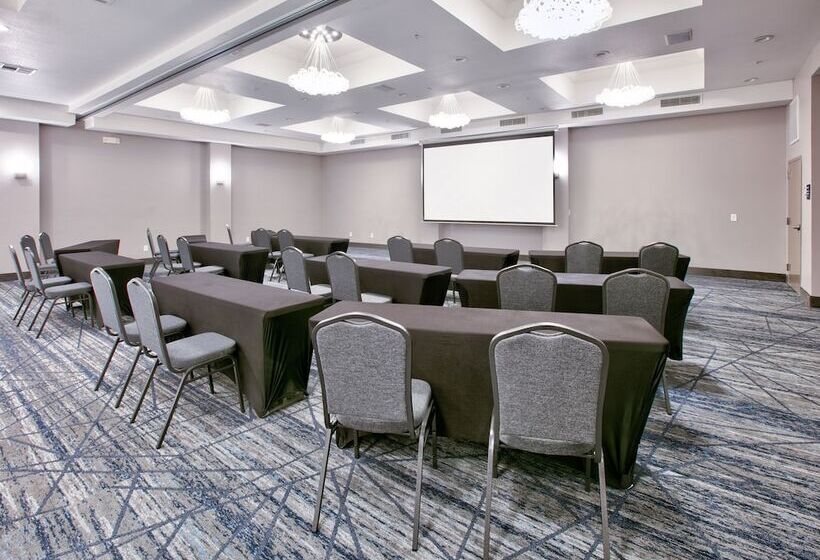 فندق Holiday Inn Express & Suites North Dallas At Preston, An Ihg