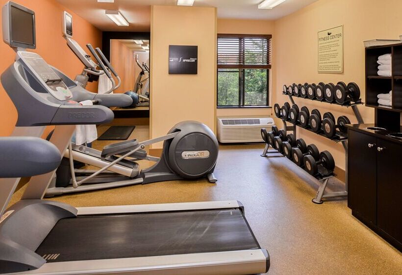 هتل Homewood Suites By Hilton Fresno