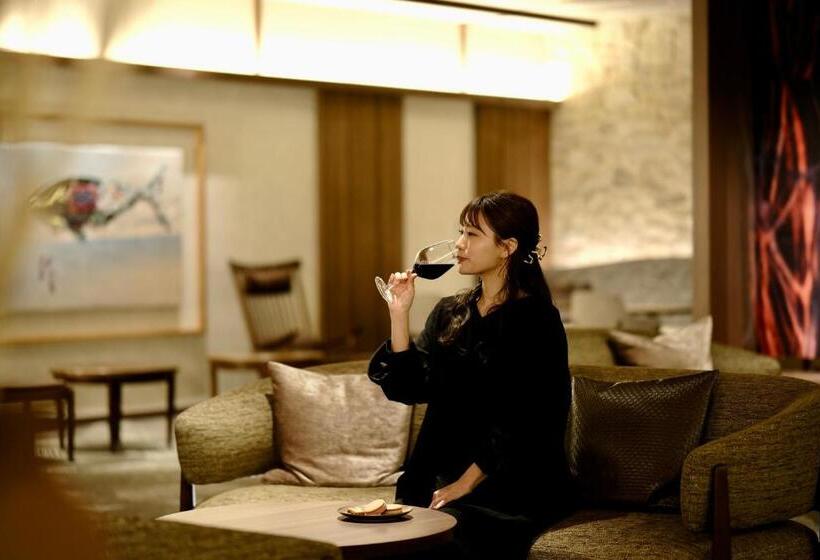 Kitakobushi Shiretoko Hotel & Resort