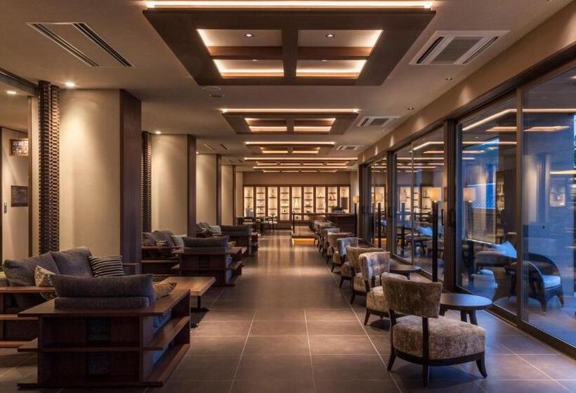 Kitakobushi Shiretoko Hotel & Resort