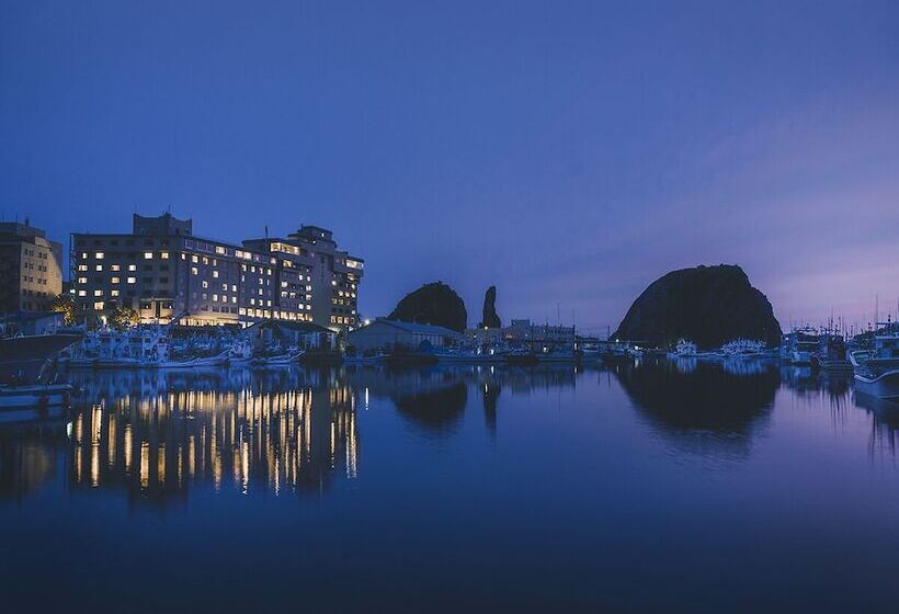 Kitakobushi Shiretoko Hotel & Resort