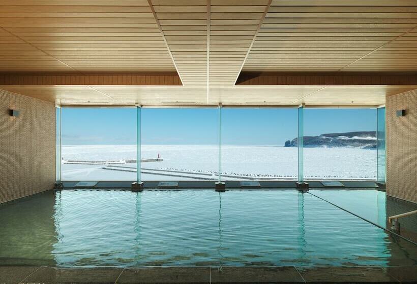 Kitakobushi Shiretoko Hotel & Resort