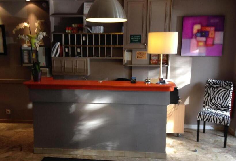 Отель L'Eau Des Collines