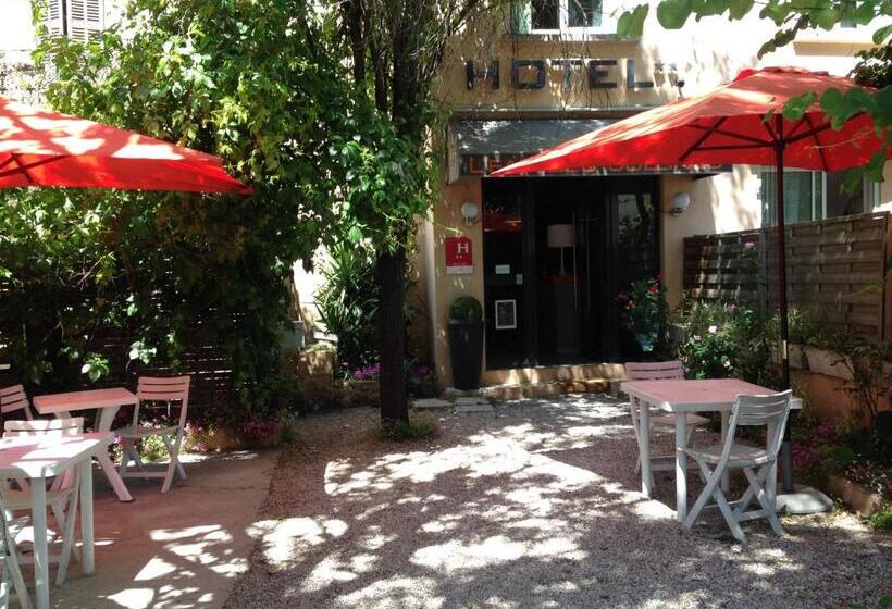 Отель L'Eau Des Collines