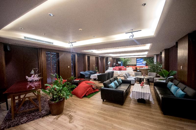 Hotel Loligo Resort Hua Hin + A Fresh Twist By Let S Sea