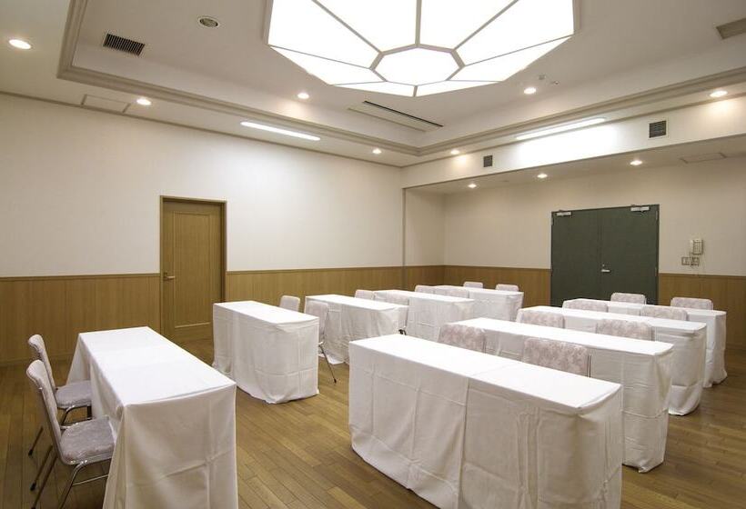 فندق Madarao Kogen