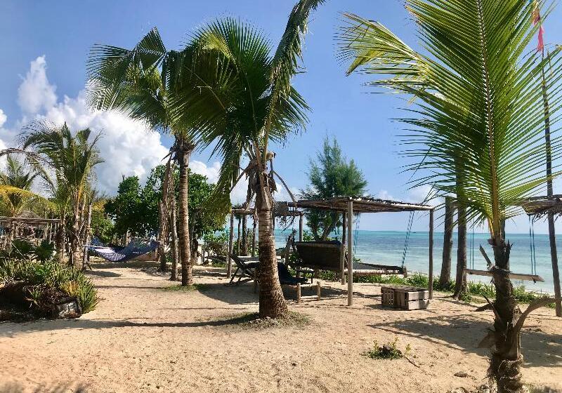 בית מלון כפרי Mbuyuni Beach Village