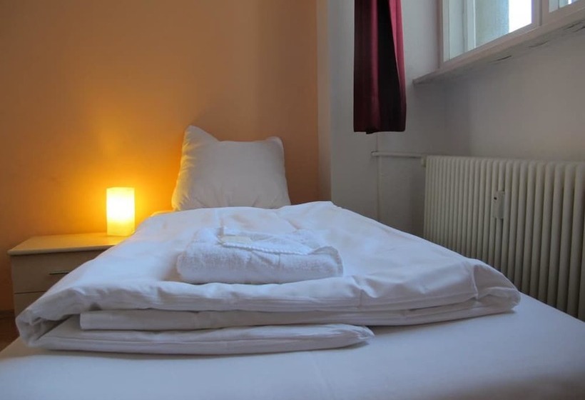 هتل Metropol Hostel Berlin