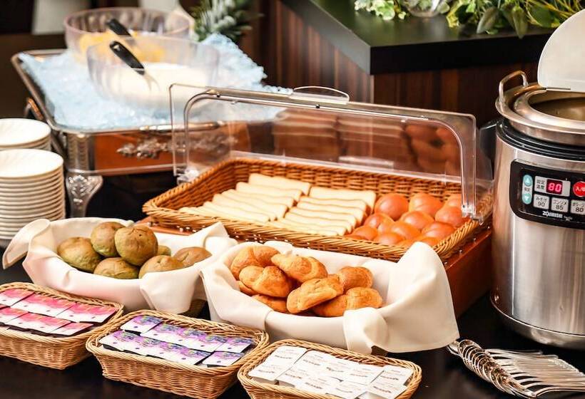 Отель Osaka Garden Palace