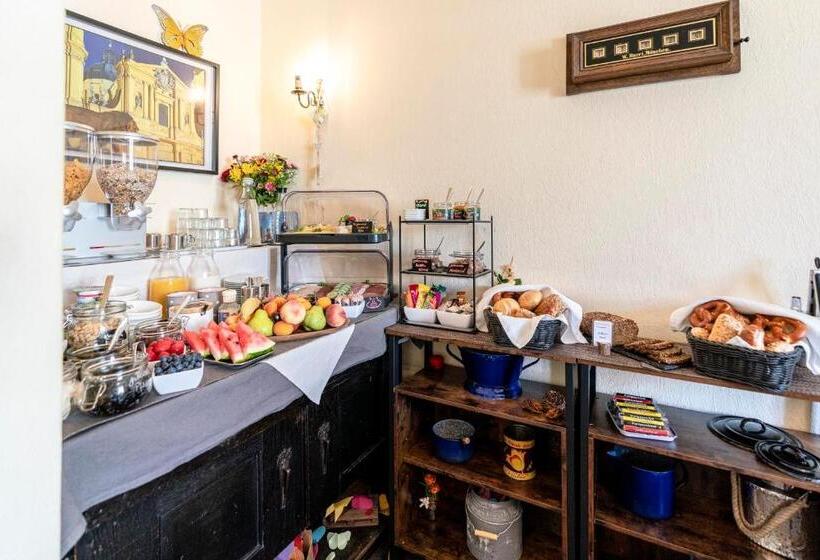 هتل Pension Am Siegestor