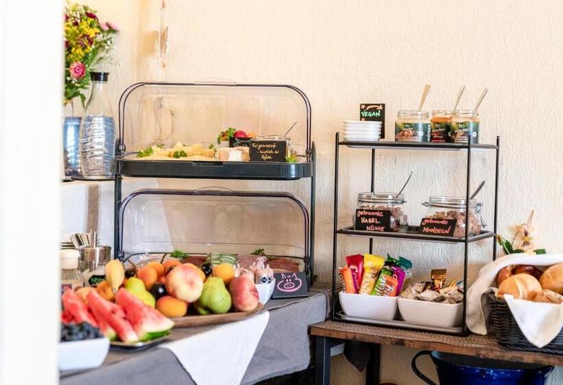 هتل Pension Am Siegestor