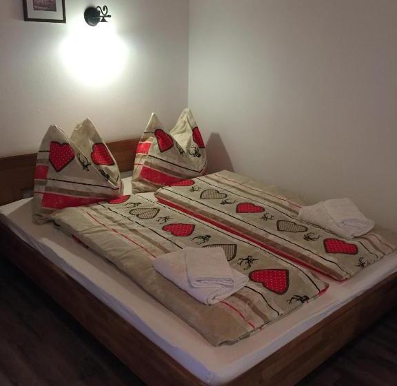 酒店 Pension & Apartments Waldkrieber