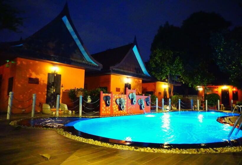 فندق Pludhaya Resort & Spa