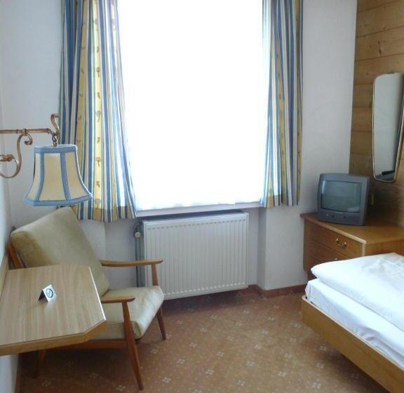 هتل Roter Hahn Bed & Breakfast